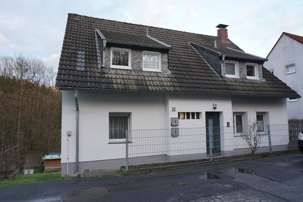 12 Familienhaus mit Garten, Garage, Baugrundstück und